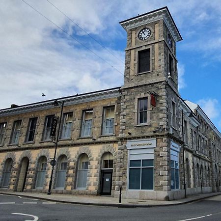 The John Francis Basset Wetherspoon Camborne Exterior foto